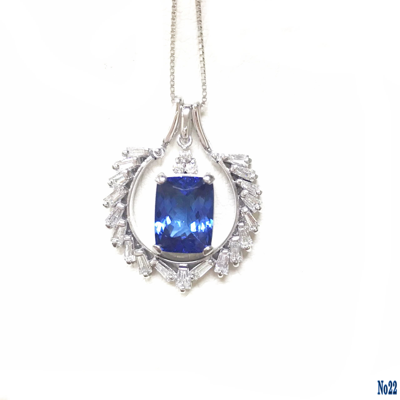 pendant necklace tanzanite PT
